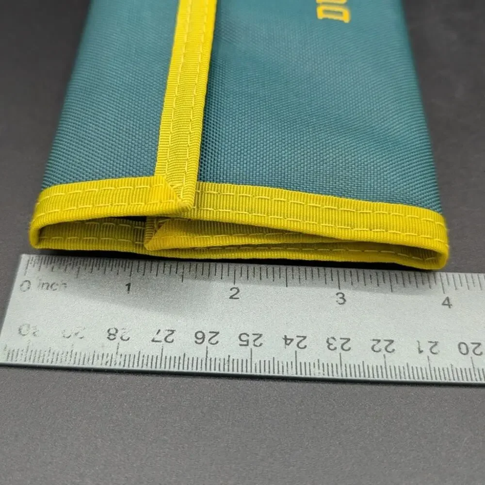 Vintage Oregon Ducks Wallet Mens Gunther Green Yellow Nylon Tri fold Pockets